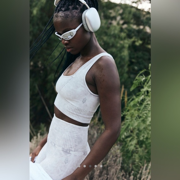 NWOT FP Movement Good Karma Square Neck Bra - ice grey - Picture 2 of 5